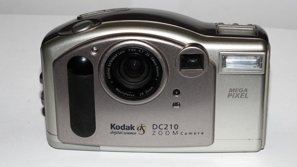 Kodak - DC 210 Zoom Camera
