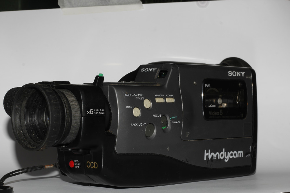 Sony - Handcam CCP - F 330 E