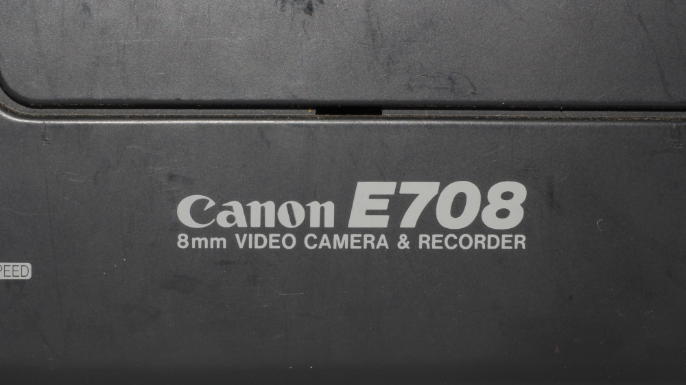 Canon - E 708