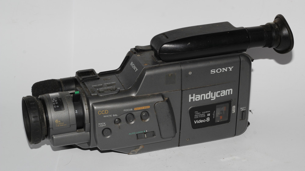 Sony - CCD - F250E