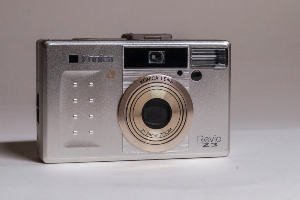 Konica - Revio Z 3