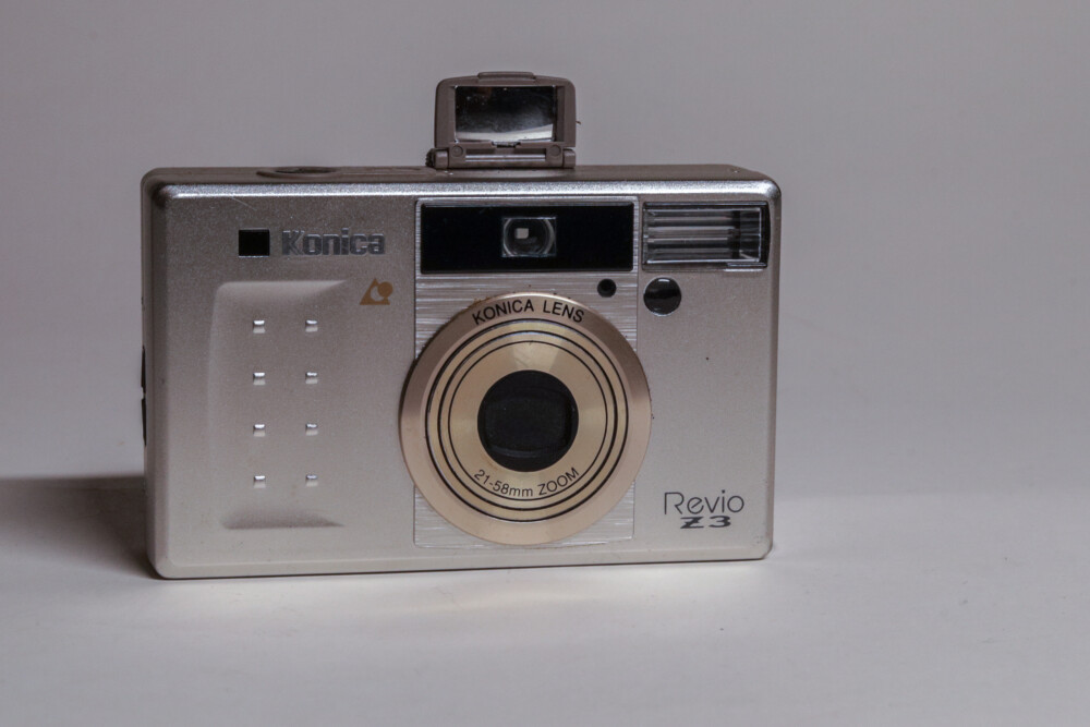 Konica - Revio Z 3