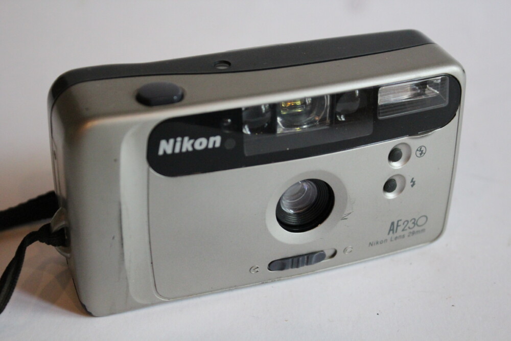 Nikon - AF 230 