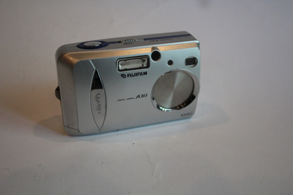 Fujifilm - Fine Pix A 303