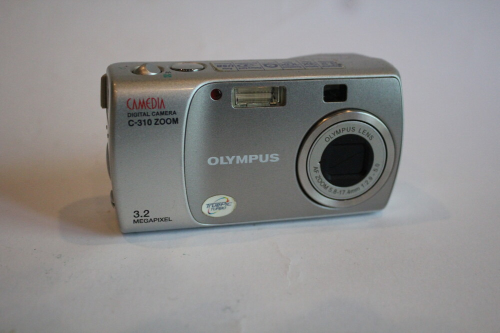 Olympus - C - 310 Zoom