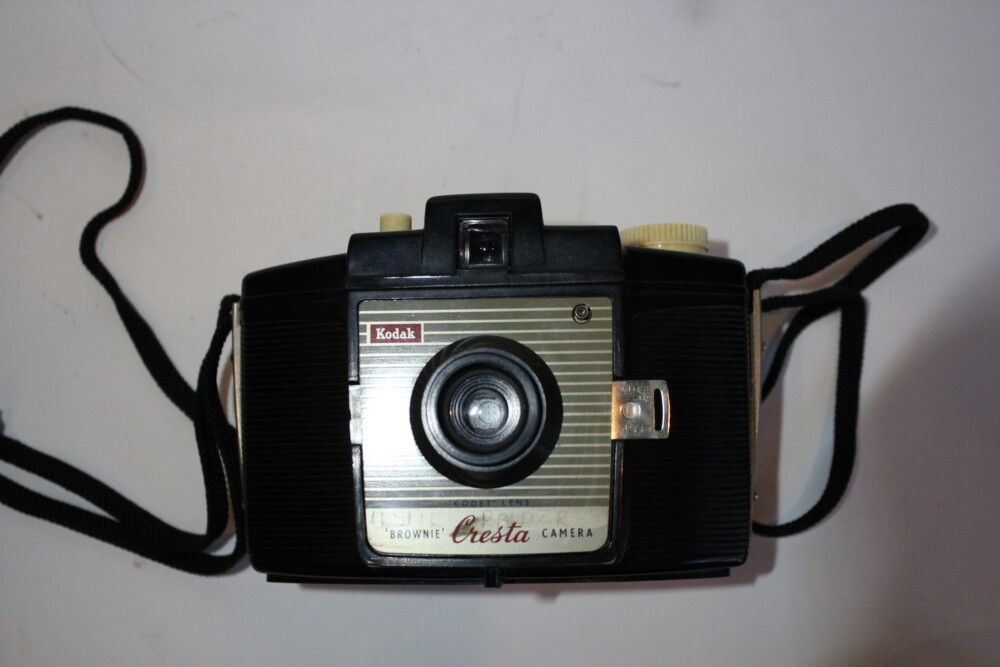 Kodak - Brownie Cresta Camera