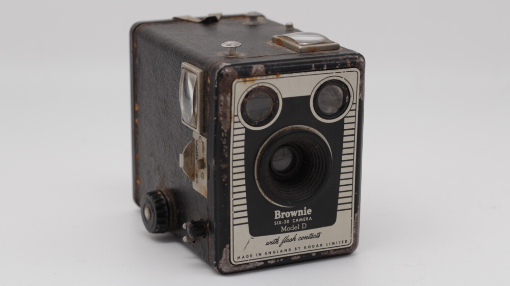Kodak - Brownie six - 20 model D