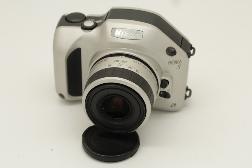 Nikon - Pronea S