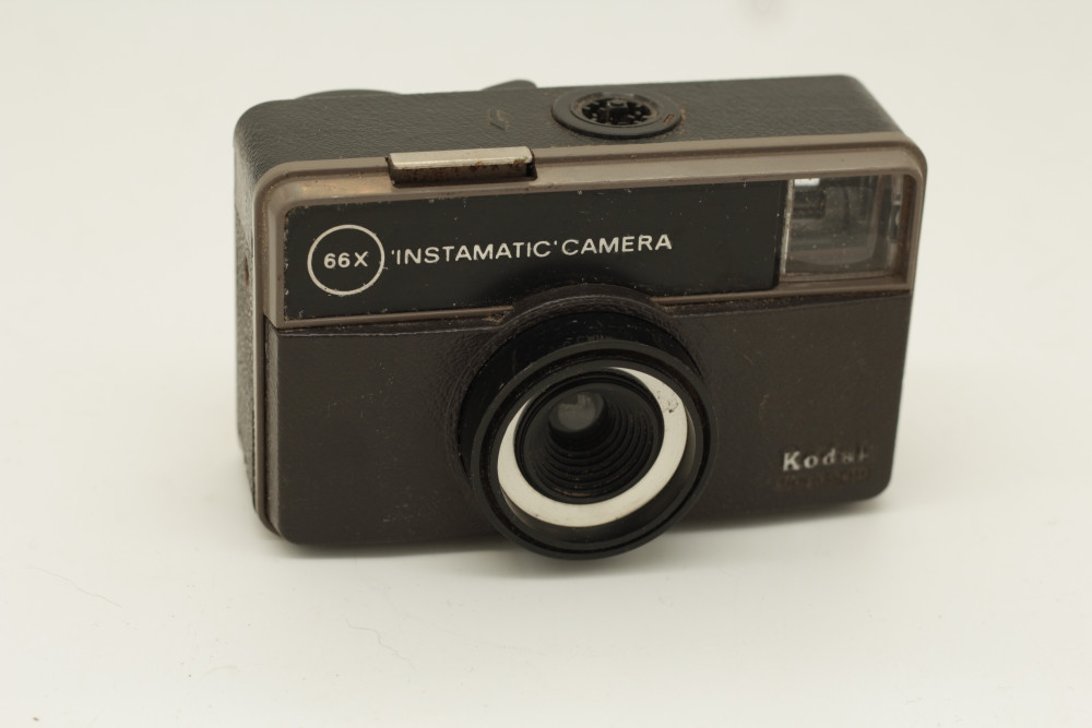 Kodak - Instamatic 66X camera