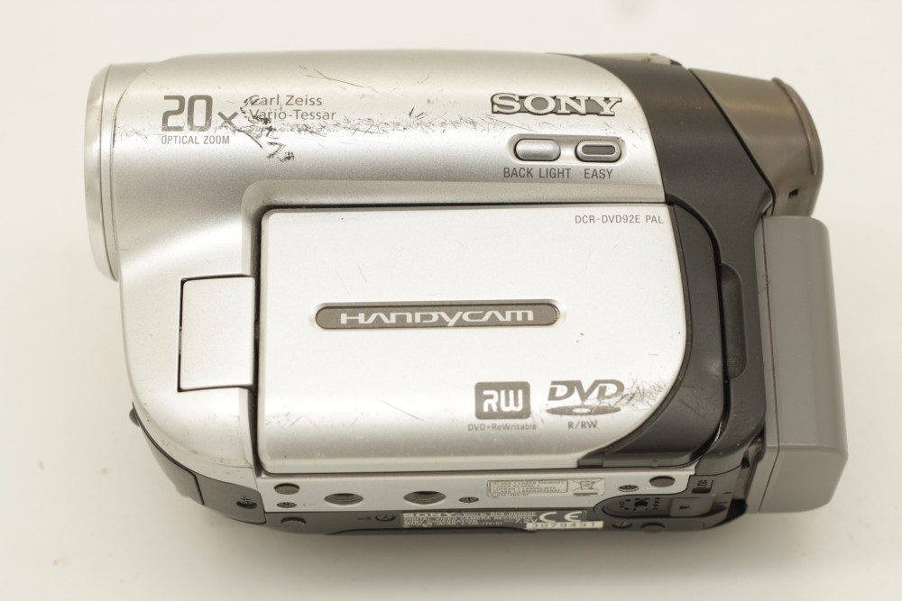 Sony - DCR - DVD92E