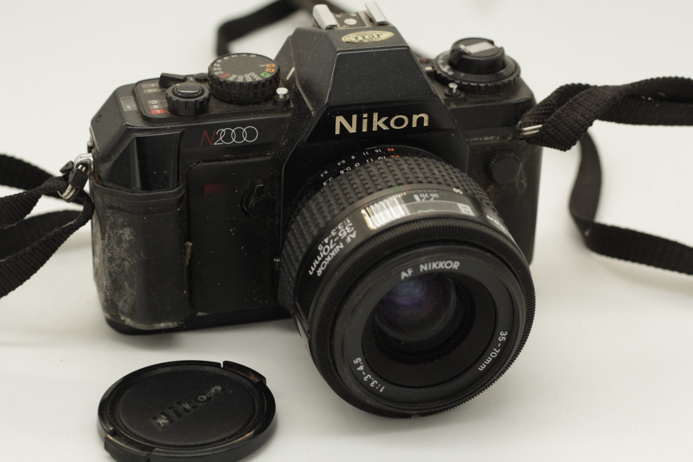 Nikon - N 2000